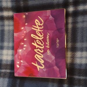 Tartelette in bloom Amazonian clay palette